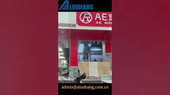 Sự hợp nhất của hai màu sắc phù hợp với trải nghiệm phong cách và thoải mái được tìm kiếm bởi cửa hàng cắt tóc