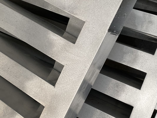 Thiết kế trang trí U hình dạng nhôm Metal treo nhôm tấm trần