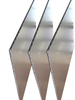 Thành phần nhôm cung cấp khả năng chống ăn mòn vượt trội với tia UV và cực kỳ Weacorrugated bảng màu hình dáng lồi lồi tối ưu hóa sức mạnh và thoát nước