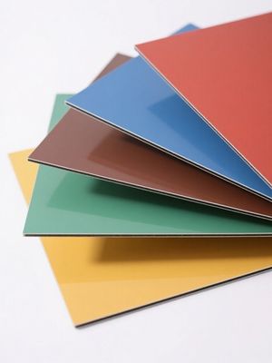 Nhà cung cấp bình thường 1000mm 1500mm Aluminium Composite Panel Brown Exterior Wall Cladding Scratch Resistant Cloth Pattern Pvdf Coating